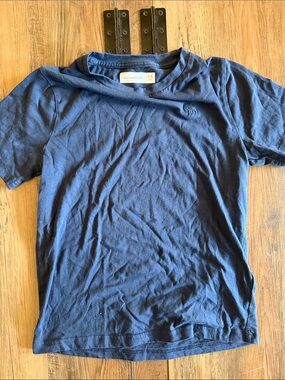 abercrombie kids navy tee with embroidered moose